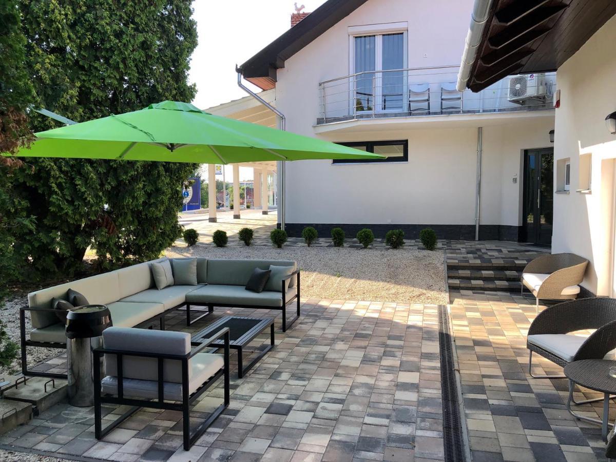 White Apartman Siofok Dış mekan fotoğraf