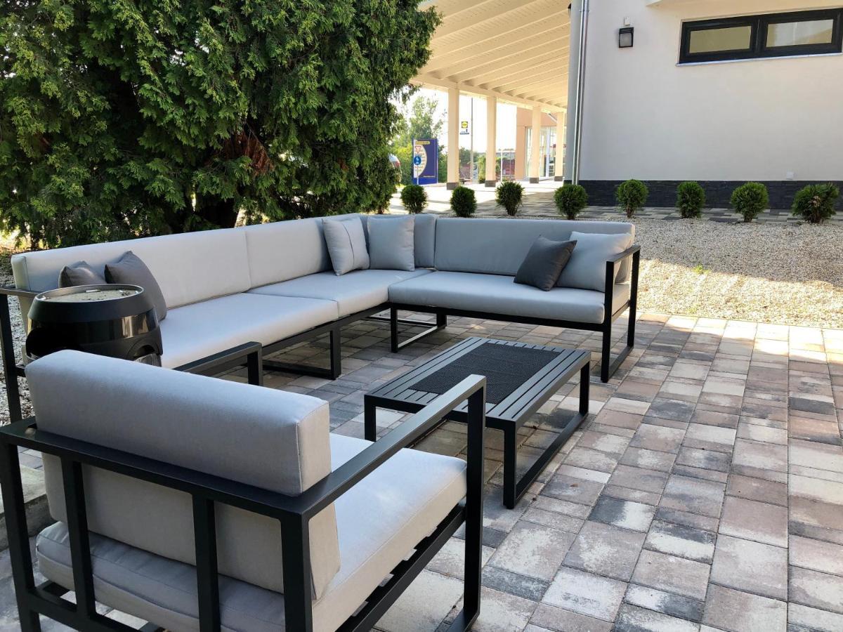 White Apartman Siofok Dış mekan fotoğraf