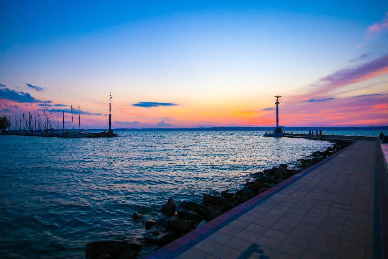 White Apartman Siofok Dış mekan fotoğraf