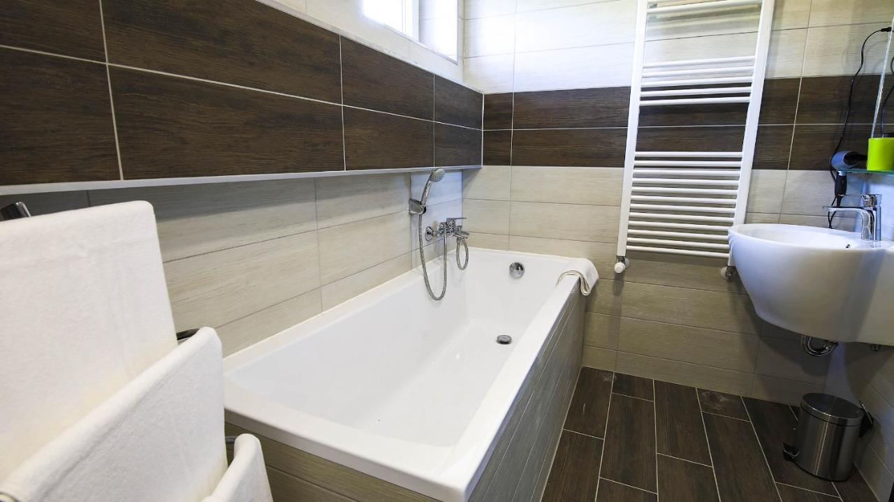 White Apartman Siofok Dış mekan fotoğraf
