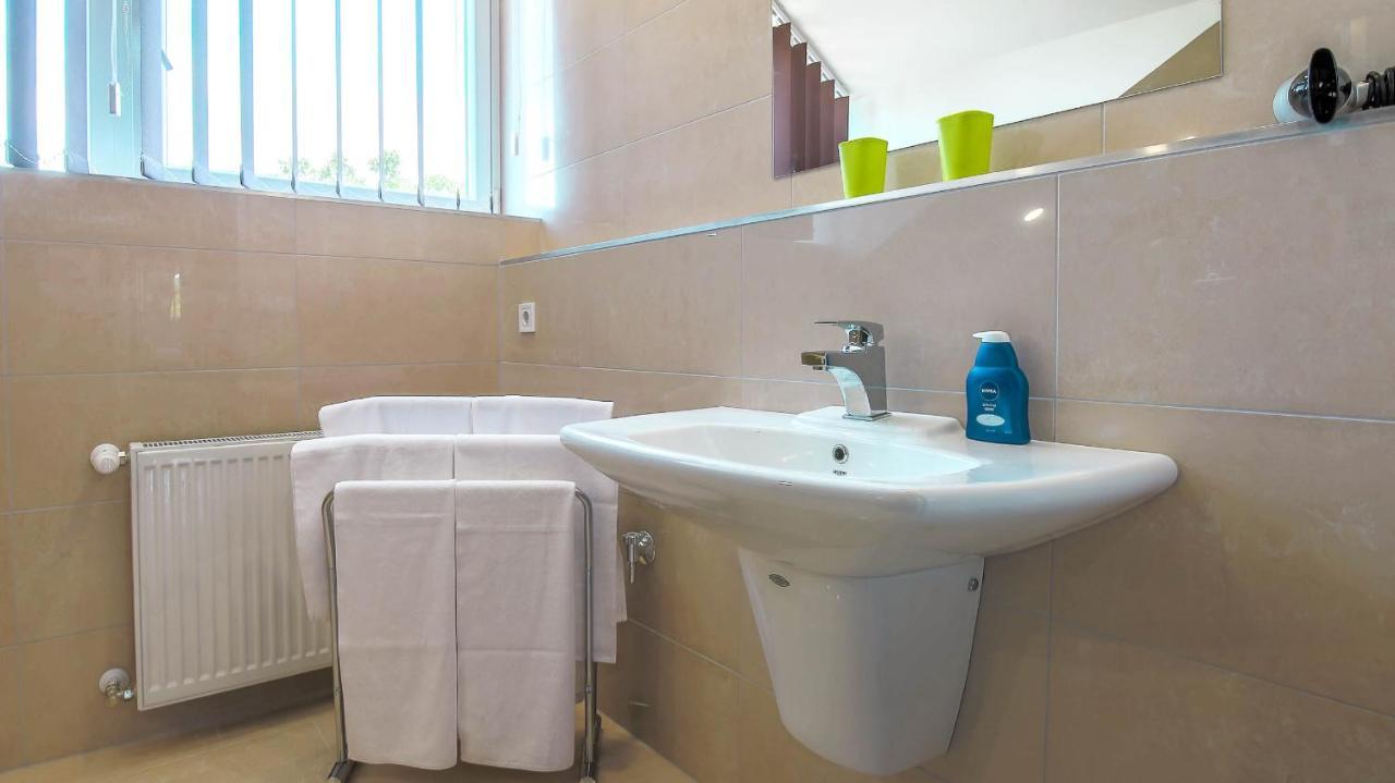 White Apartman Siofok Dış mekan fotoğraf